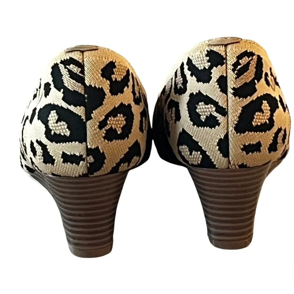 NWOT Vivaia Margot Square Toe Wedge Shoes Womens‎ 38.5 Leopard Knit